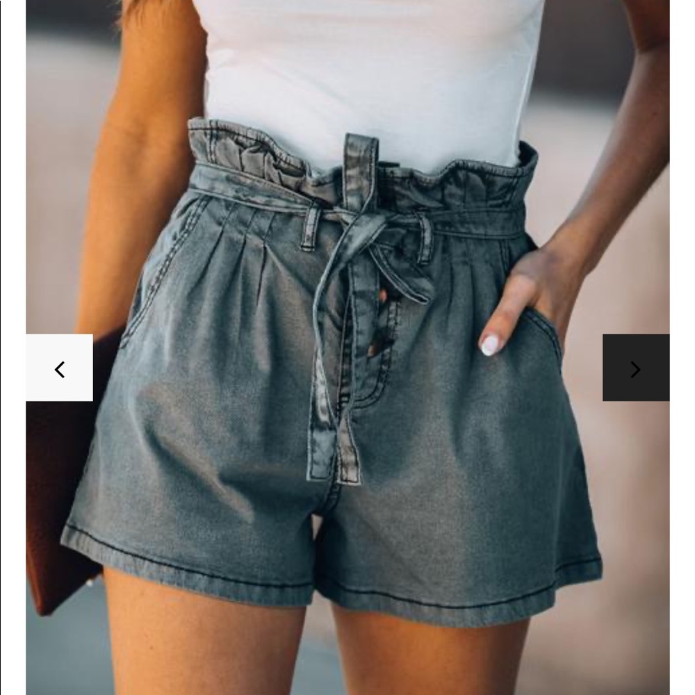 DONATED: Cotton pocketed paperbag waist tie shorts